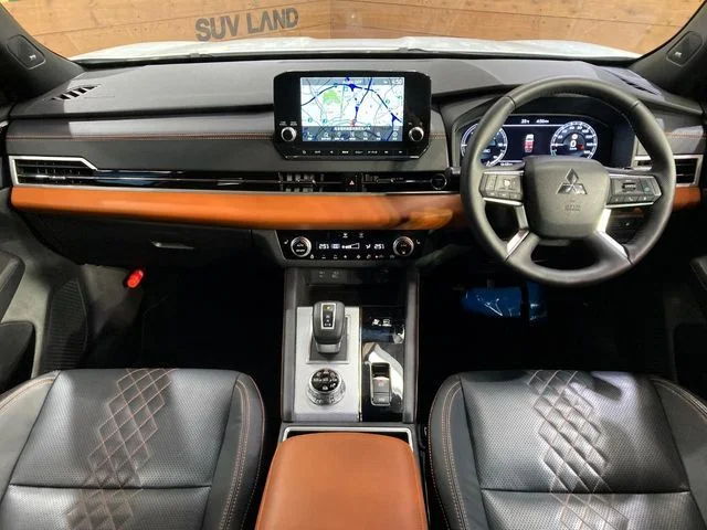 Mitsubishi OUTLANDER PHEV P photo 2