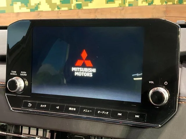 Mitsubishi OUTLANDER PHEV P photo 3