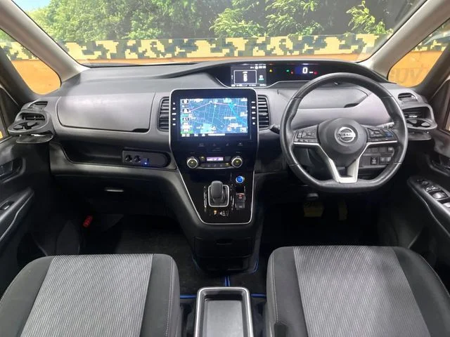 Nissan SERENA WG e−POWER　ハイウェイスター　V photo 2