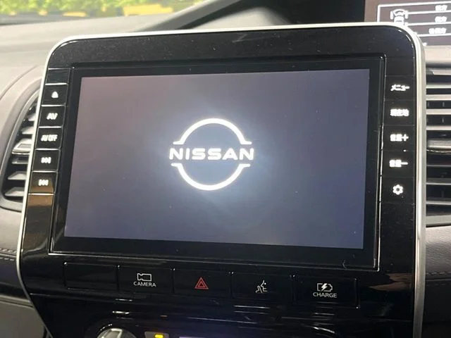 Nissan SERENA WG e−POWER　ハイウェイスター　V photo 3