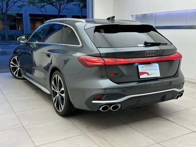 Audi AUDI S5 AVANT ベースグレード photo 3