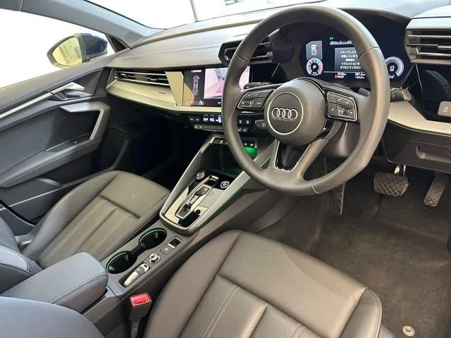 Audi AUDI A3 Sedan 30　TFSI　アドバンスド photo 2