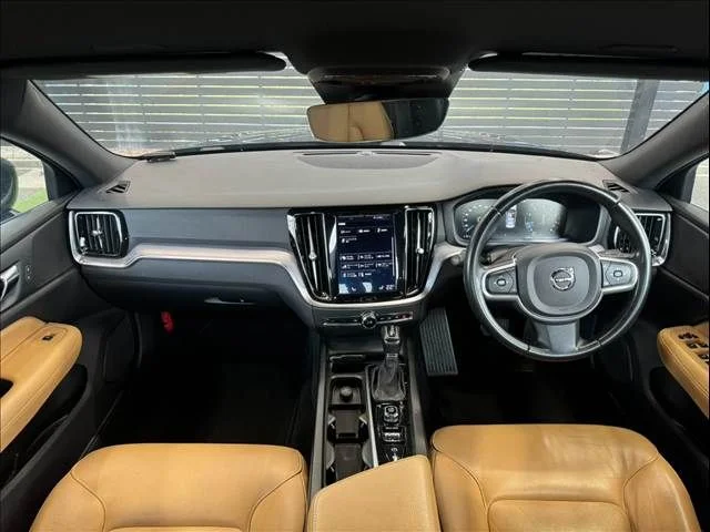 Volvo VOLVO S60 T4　モメンタム photo 2