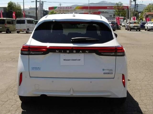 Nissan AURA G　FOUR photo 2