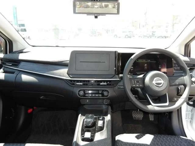 Nissan AURA G　FOUR photo 3