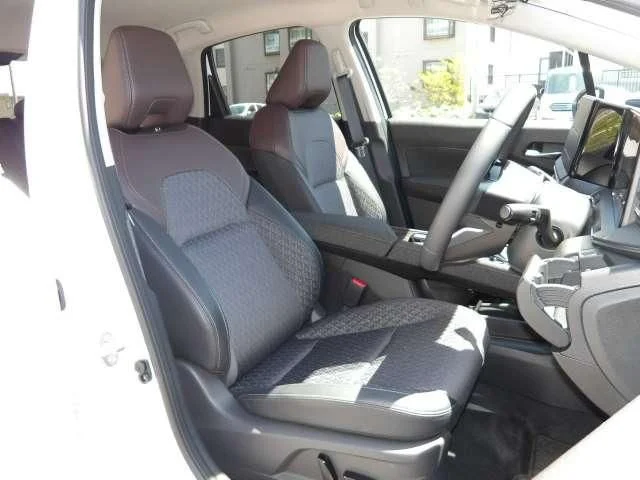 Nissan AURA G　FOUR photo 4