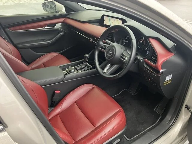 Mazda MAZDA3 FASTBACK 20S　バーガンディセレクション photo 2