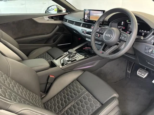 Audi AUDI RS5 ベースグレード photo 2