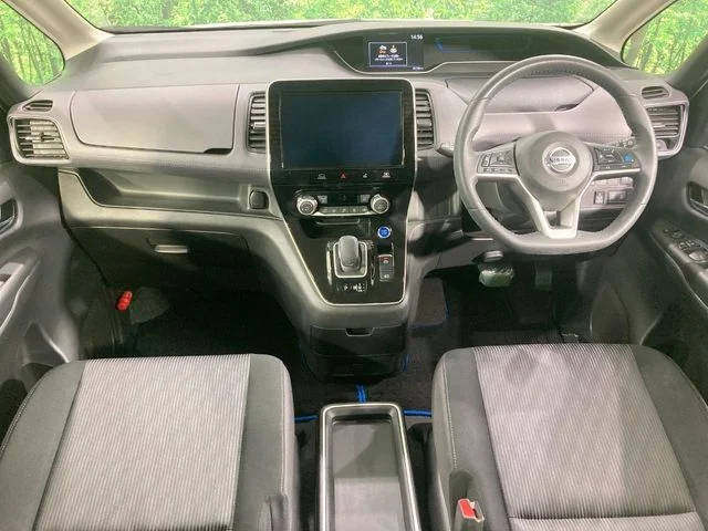 Nissan SERENA WG e−POWER　ハイウェイスター　V photo 2