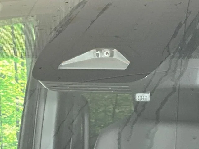 Toyota VOXY HYBRID S−Z photo 3