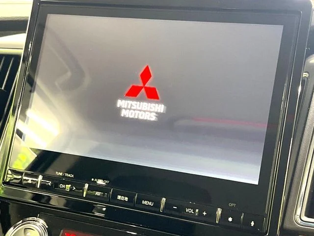 Mitsubishi DELICA D:5 4WD P photo 3