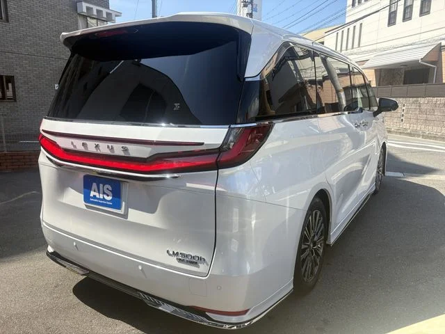 Toyota ﾚｸｻｽ LM500h エグゼクティブ photo 3