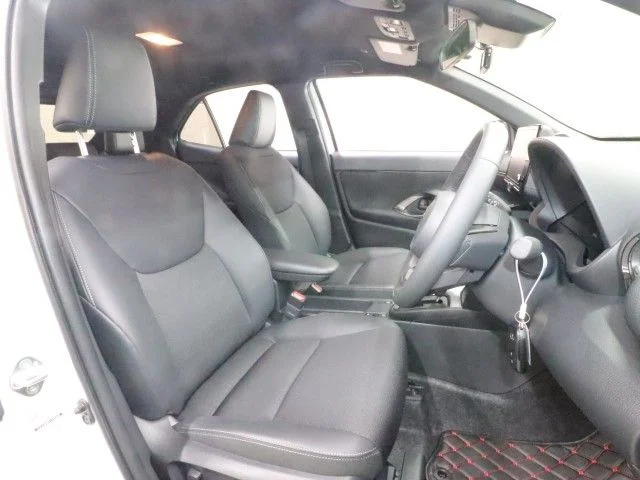 Toyota YARIS CROSS Z　ウルバーノ photo 4