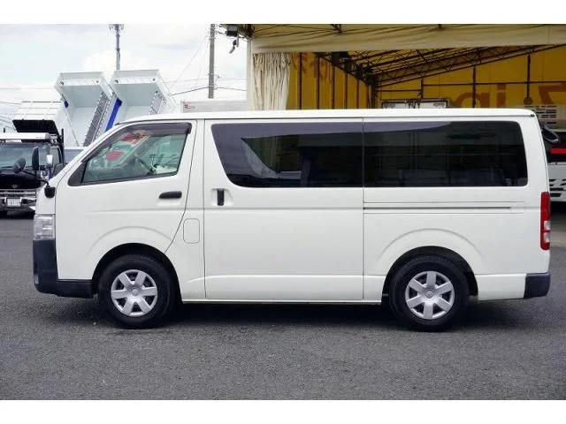 Toyota REGIUSACE van 1.25t 2WD バン photo 3