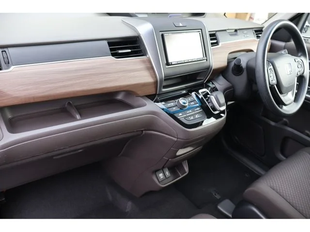 Honda FREED HYBRID 4WD G photo 2