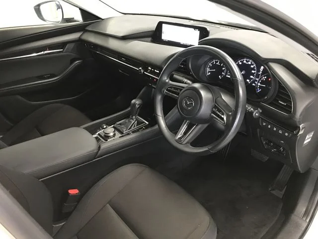 Mazda MAZDA3 SEDAN 15S　ツーリング photo 2