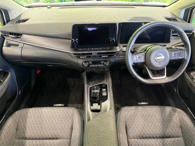 Nissan AURA G photo 2