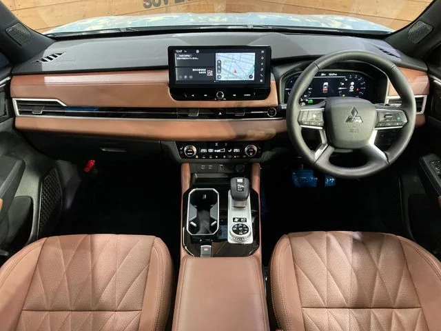 Mitsubishi OUTLANDER PHEV P photo 2