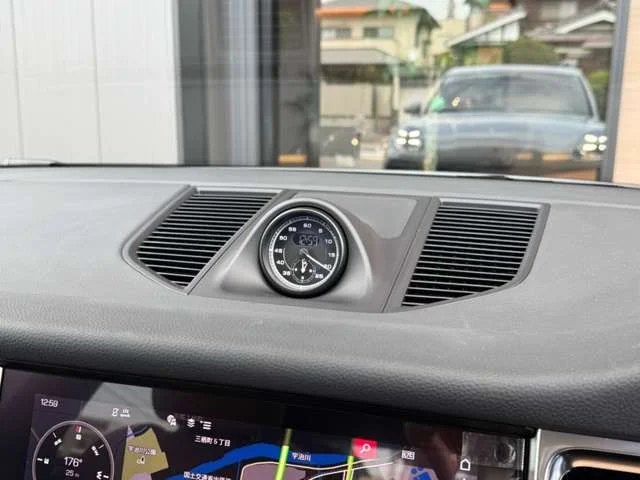Porsche PORSCHE Macan ベースグレード photo 3