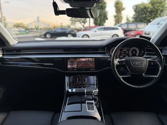Audi AUDI A8 55　TFSI　クワトロ photo 2