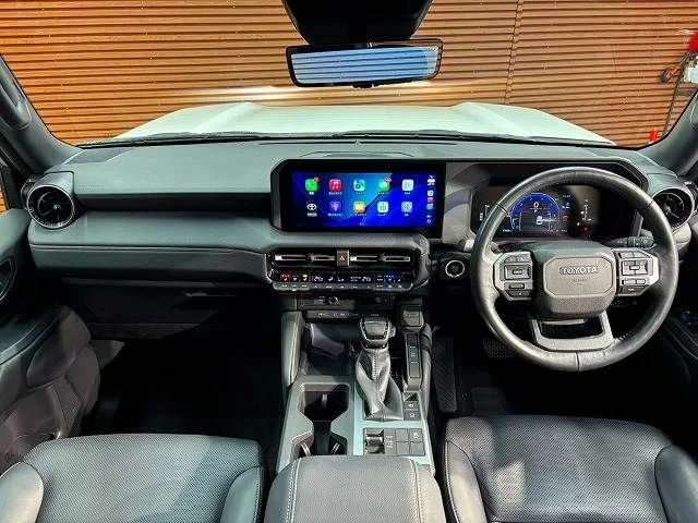 Toyota LANDCRUISER 250 VX photo 2