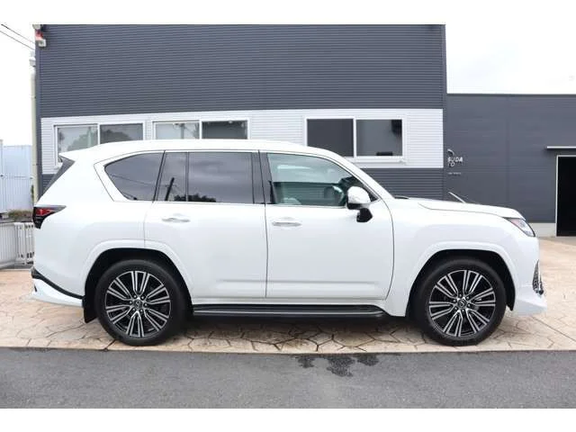 Toyota LEXUS LX700h ベースグレード photo 4