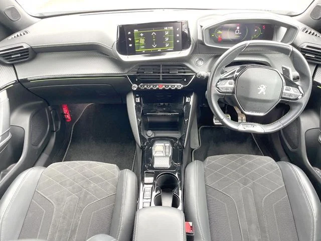 Peugeot PEUGEOT 2008 GT　ブルーHDi photo 2