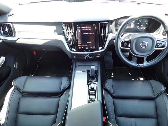 Volvo VOLVO V60 B5　Rデザイン photo 2