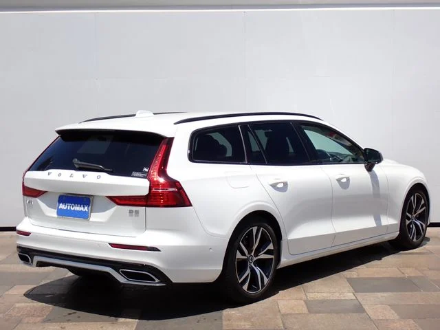 Volvo VOLVO V60 B5　Rデザイン photo 3