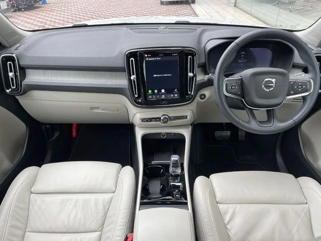 Volvo VOLVO XC40 アルティメット　B4　AWD photo 2