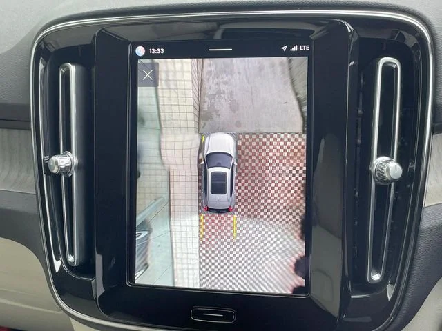 Volvo VOLVO XC40 アルティメット　B4　AWD photo 4