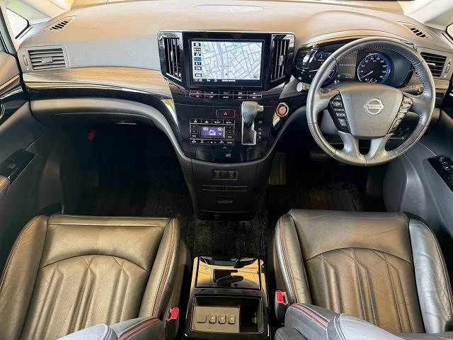 Nissan ELGRAND 350Hスタープレミアム　アーバンクロム photo 2