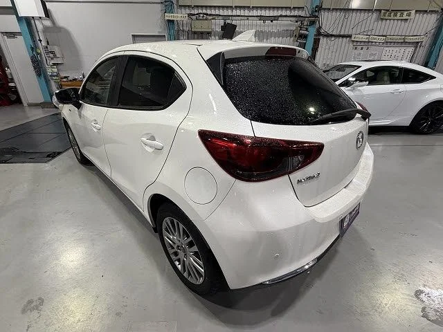 Mazda MAZDA2 15S　100周年特別記念車 photo 3