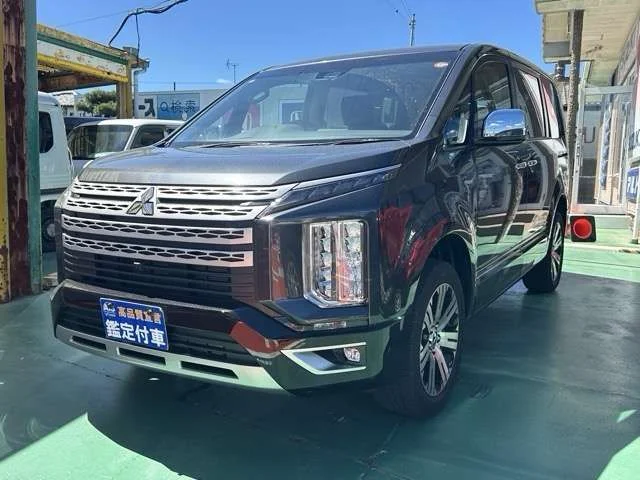 Mitsubishi DELICA D:5 4WD P photo 3