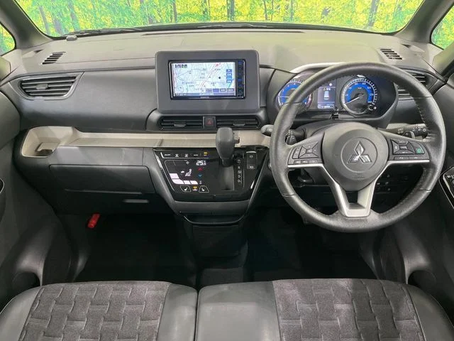 Mitsubishi DELICA MINI T　プレミアム photo 2