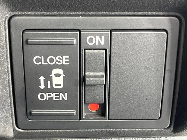 Honda N BOX CUSTOM ベースグレード photo 4