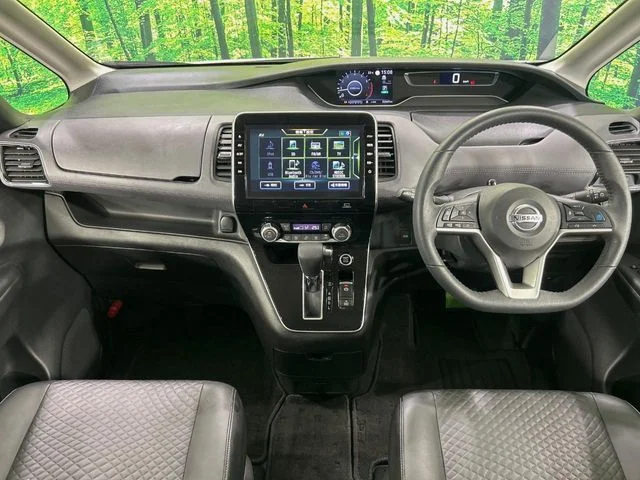 Nissan SERENA S-HYBRID ハイウェイスター　V photo 2