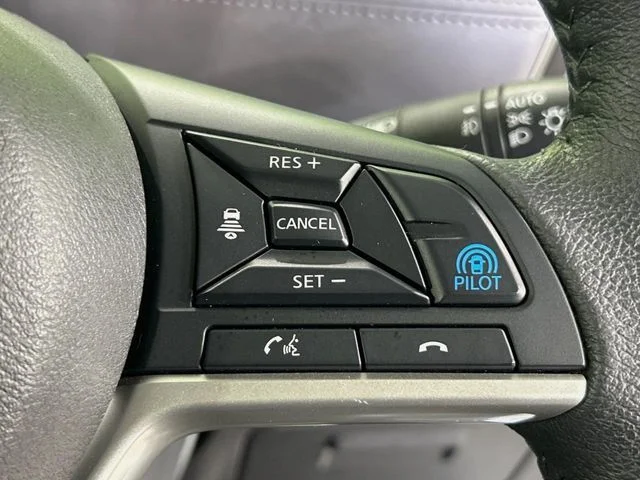 Nissan SERENA S-HYBRID ハイウェイスター　V photo 4