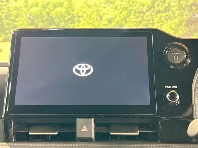 Toyota VOXY HYBRID S−Z photo 4