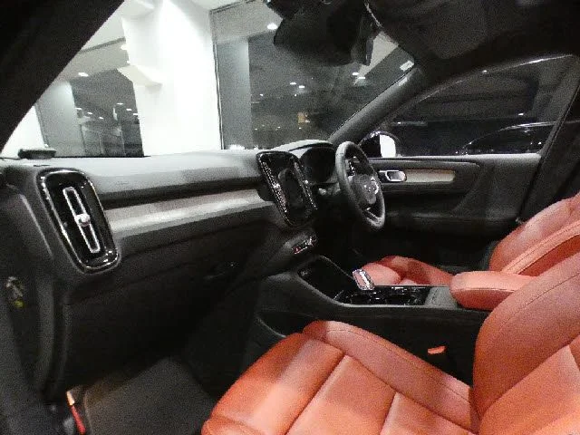Volvo VOLVO XC40 T5　AWD　インスクリプション photo 3