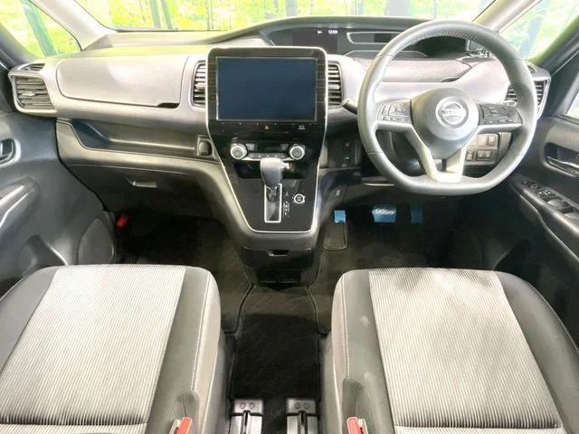 Nissan SERENA S-HYBRID ハイウェイスター　V photo 2
