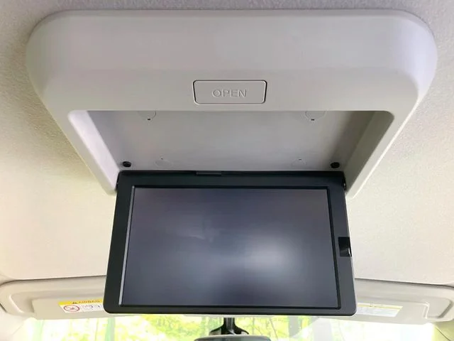 Nissan SERENA S-HYBRID ハイウェイスター　V photo 3