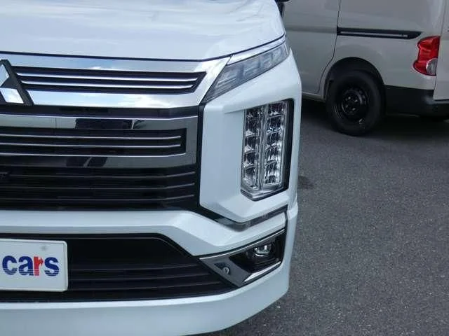 Mitsubishi DELICA D:5 4WD アーバンギア　G　パワーパッケージ photo 2