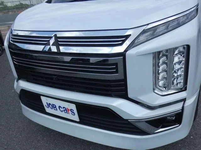 Mitsubishi DELICA D:5 4WD アーバンギア　G　パワーパッケージ photo 3
