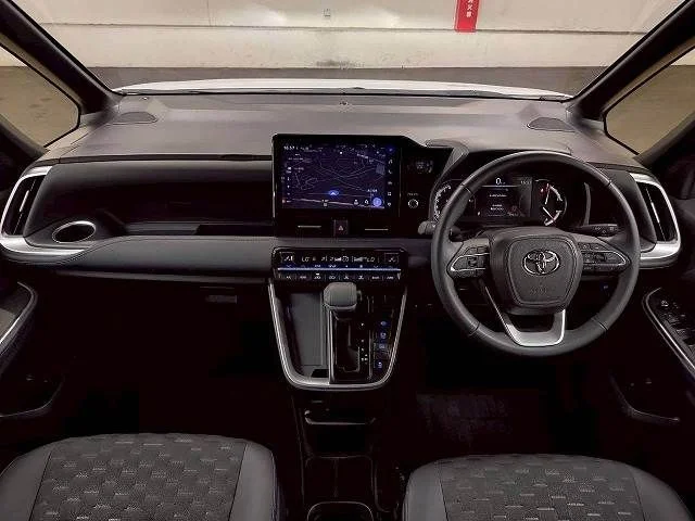 Toyota VOXY S−Z photo 3