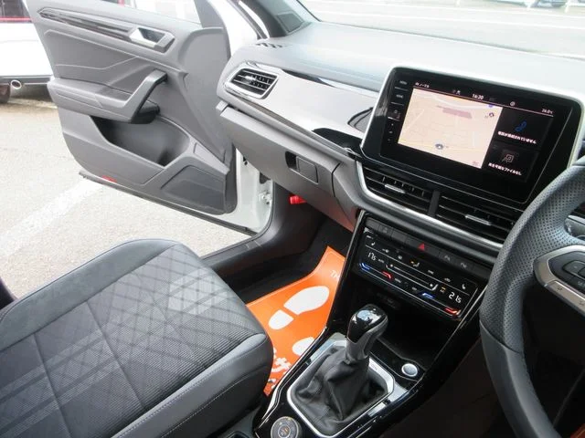 Volkswagen VOLKSWAGEN T-Roc TDI　4モーション　Rライン photo 2