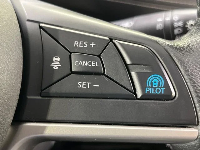 Nissan SERENA WG e−POWER　ハイウェイスター　V photo 4