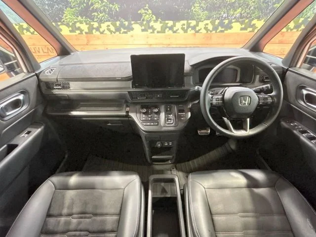 Honda STEPWAGON e:HEV SPADA プレミアムライン photo 2