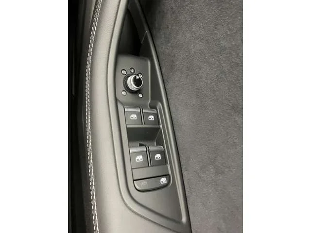Audi AUDI A4 AVANT 35　TDI　Sライン photo 4