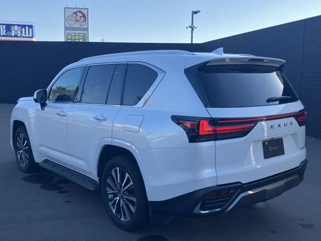 Toyota LEXUS LX600 ベースグレード photo 2